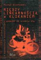 okładka książki - Między linearnością a klikaniem.