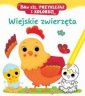 okładka książki - Wiejskie zwierzęta. Baw się, przyklejaj
