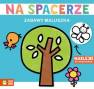 okładka książki - Na spacerze. Zabawy maluszka