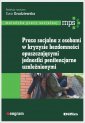 okładka książki - Praca socjalna z osobami w kryzysie