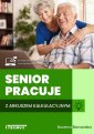 okłakda ebooka - Senior pracuje z arkuszem kalkulacyjnym
